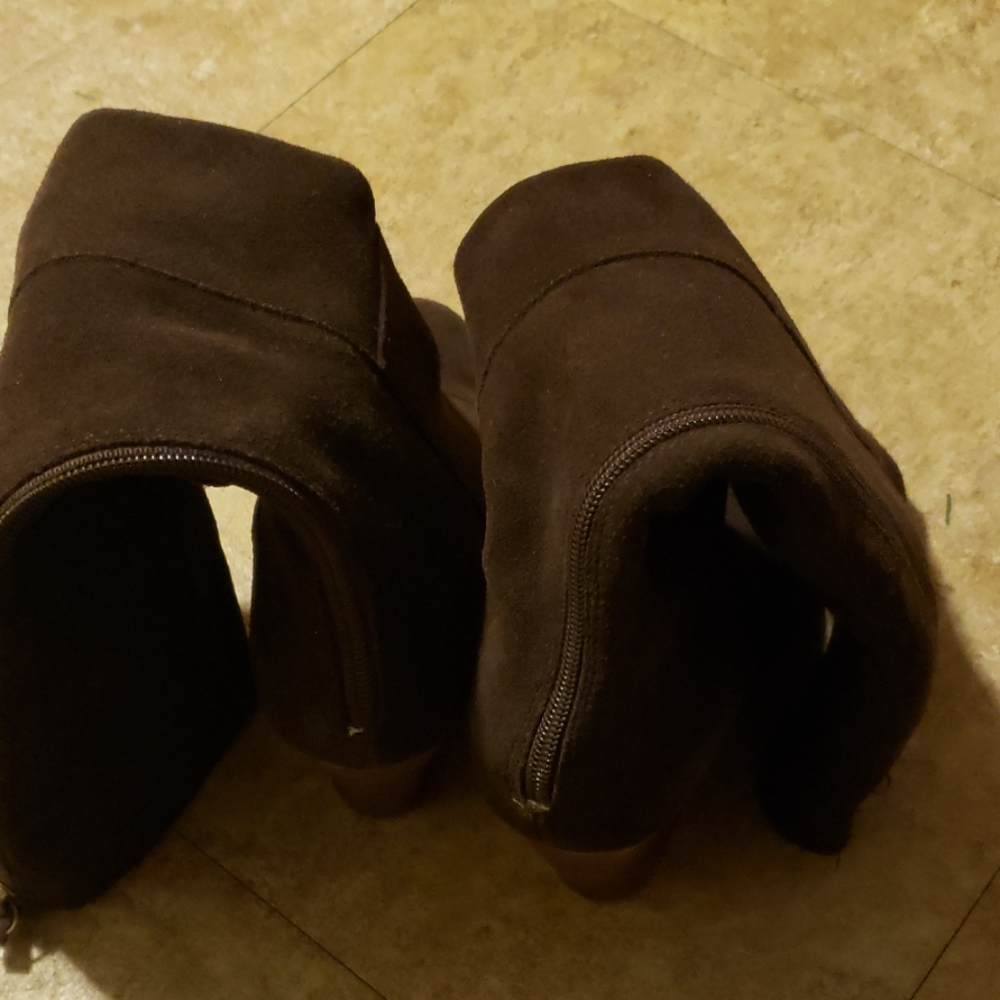 Velvet boots